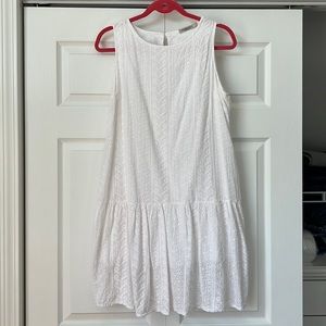 Elegant White Sleeveless Dress